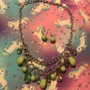 Matching earring and necklace set(green)!